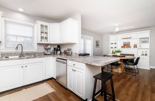 Versailles House | Bourbon Trail! Prime Location, Amenities & Sauna!