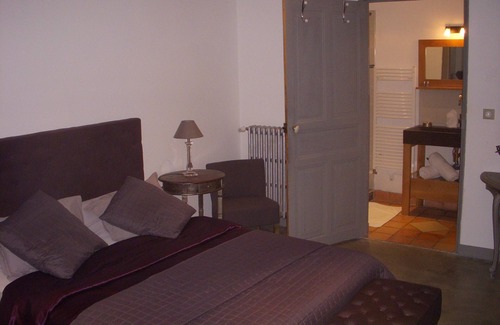 Moussac Bed & Breakfast | Elegant Bourgeois House for 16 with Pool & Spa Amenities