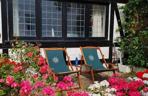 Boscombe House | Secluded Bournemouth Cottage Near Beach - Family & Pet Friendly