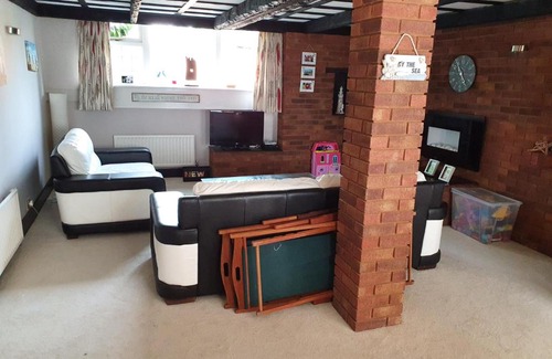Boscombe House | Secluded Bournemouth Cottage Near Beach - Family & Pet Friendly