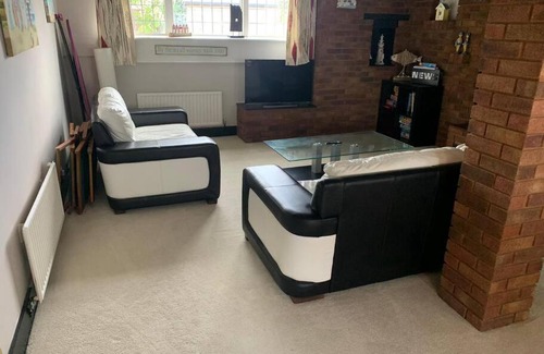 Boscombe House | Secluded Bournemouth Cottage Near Beach - Family & Pet Friendly