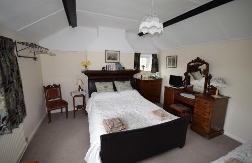 Withycombe Bed & Breakfast | Discover Bournestream: Family-Friendly 4-Star Oasis