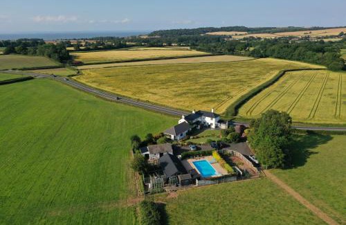 Withycombe Bed & Breakfast | Discover Bournestream: Family-Friendly 4-Star Oasis