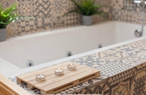 Almeria Centro Apartment | Relax at Boutike Wellness Centro Almería with Spa Amenities