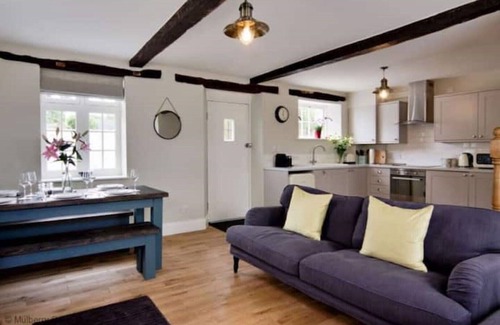 Twyford Cottage | Charming 5-Bedroom Cottage Near Winchester for Families