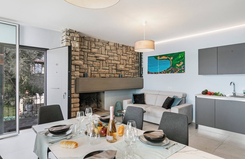 Cassone House | Boutique apartment Giove with Pool, Brenzone sul Garda, Italy