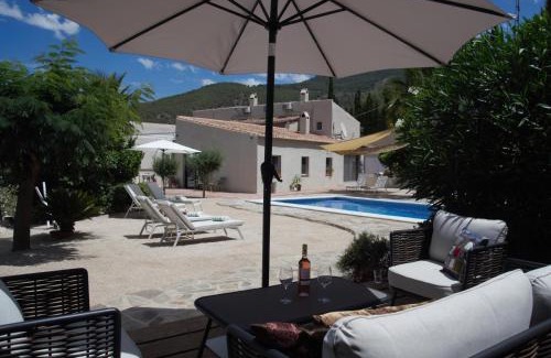 Alcaucin Bed & Breakfast | Elegant Boutique B&B El Refugio with Oceanfront Views