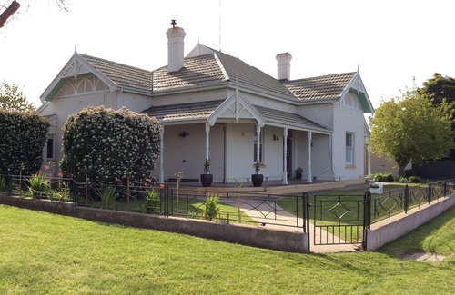 Tatiara House | Premier Boutique B&B with Pool and Ocean Views