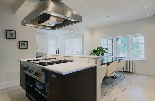 Mineola House | Charming Boutique Home with Spa Pool in Port Credit