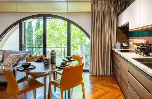 Jerusalem City Centre Apartment | Chic Retreat with Family Amenities in David's Village