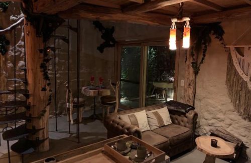 Erezee Cabin | Relaxing Boutique Cottage with Hot Tub & Sauna at El Clandestino