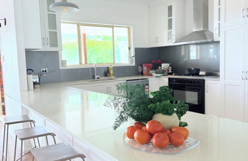 Cryna Other | 🌿Boutique Farm Stay with Valley Views, Friendly Animals & Hot Air Balloons 🎈🌄