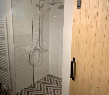 Krems an der Donau House | Elegant Boutique Gästehaus Guestel - Rated 9.7/10