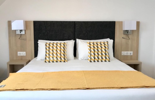 Quartier du Casino Hotel | Discover Boutique Hôtel d'Orbigny: Oceanfront Retreat