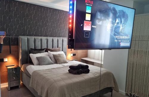 Canet de Berenguer Apartment | "BOUTIQUE H8" Beach Roof Terrace Infinity Pool Bar SPA Padel Swimming Pool