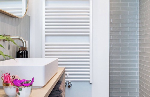 Alphen aan den Rijn Hotel | Top-Rated Boutique Hotel de Stadsherberg Alphen Awaits