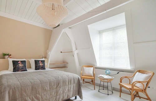 Alphen aan den Rijn Hotel | Top-Rated Boutique Hotel de Stadsherberg Alphen Awaits