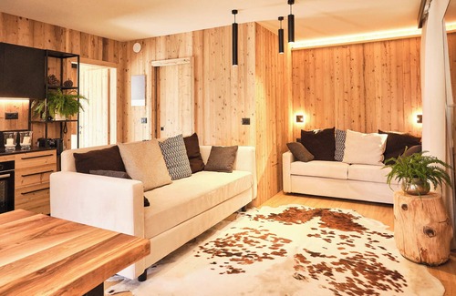 Mezzana Hotel | Salvadori: 4-Star Retreat with Pool and Spa Amenities