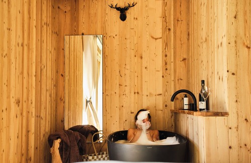 Mezzana Hotel | Salvadori: 4-Star Retreat with Pool and Spa Amenities