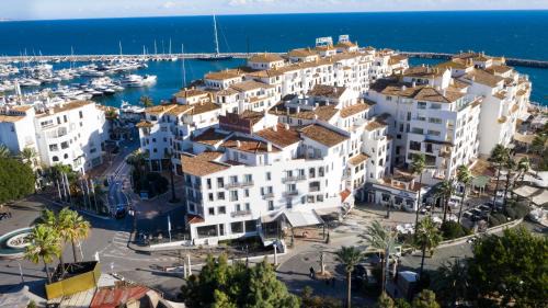 Puerto Banus Hotel | Oceanfront Boutique Hotel B51: 4-Star Family Retreat
