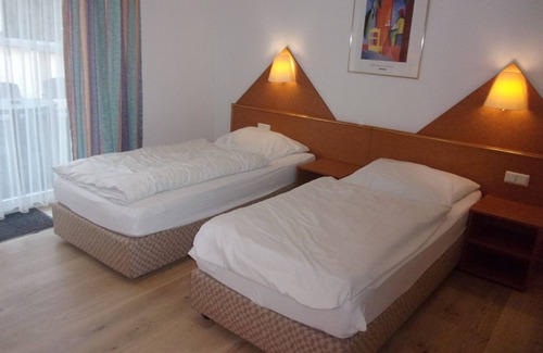 Halberg Hotel | Inviting Boutique-Hotel Fährhaus Saarbrücken with Ocean View
