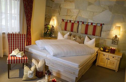 Ischgl Hotel | Elegant Boutique Hotel Montanara B&B with Spa & Hot Tub