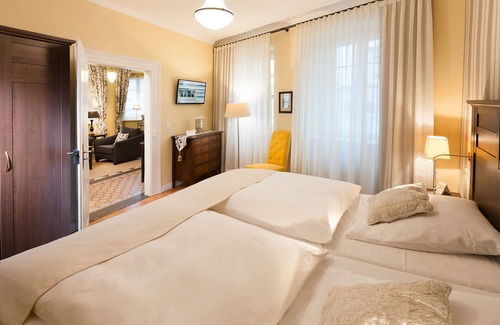 Traben-Trarbach Hotel | Discover Boutique-Hotel Moseltor: Rated 8.6 with Ocean Views