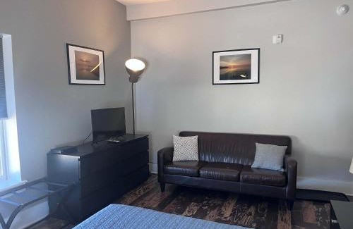 Northport House | Pet-Friendly Getaway at The Northport Inn Boutique Hotel
