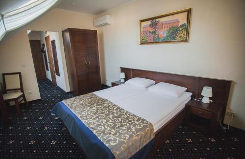 Uzhhorod Hotel | Top-Rated Boutique Hotel Villa P with Family-Friendly Perks