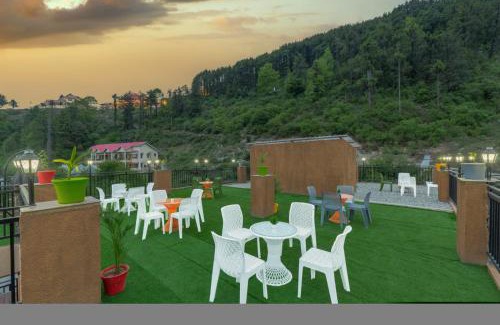 Dharampur Apartment | Experience Comfort at Sanjh Basera: 10BHK with Mountain Views