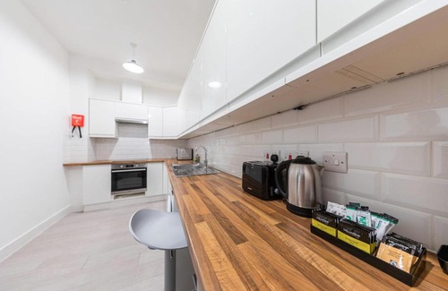 St. George's Apartment | Modern Boutique Hotel Room for Two Near Transport Links