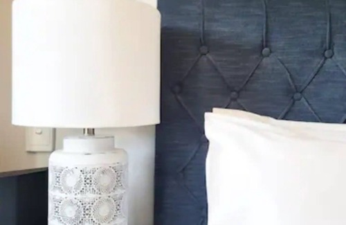 Perth Central Business District Hotel | Chic Boutique Studio 407 in Perth CBD with Free Wi-Fi