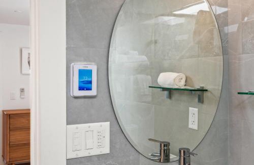 North Downtown Hotel | Stylish Boutique Room Near Downtown Mall - Rose Jean Room 2