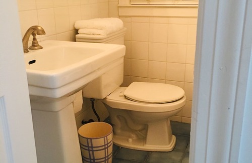 Greenwich House | Stylish Boutique Stay at Twenty - One in Downtown Heart