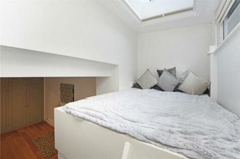 Colville Apartment | Stylish Studio Flat in Notting Hill Gate for Families & Pets