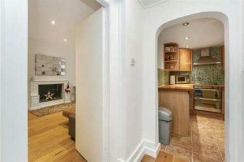 Colville Apartment | Stylish Studio Flat in Notting Hill Gate for Families & Pets