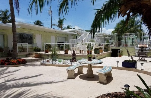 Ocean Ridge Apartment | Cozy Boutique Apartment with Pool, Steps from the Beach