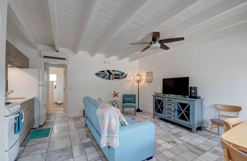 Ocean Ridge Condo | Stylish Apartment with Pool, Steps from the Beach