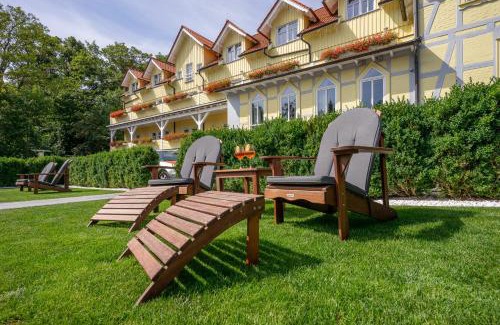Wernigerode Hotel | Elegant Boutiquehotel Schloßpalais with Pool & Spa Amenities