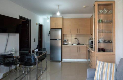 Markopoulon Apartment | Child-Friendly Bovis Apartments #1 - Guest Rated 9.7/10