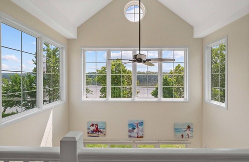 Ottawa Cottage | Experience Bow-wow on The River #5 with Pool & Dining