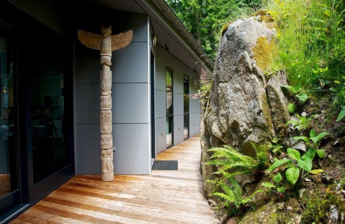 Bowen Island House | Bowen Island Boutique Beach House with Private Oceanfront