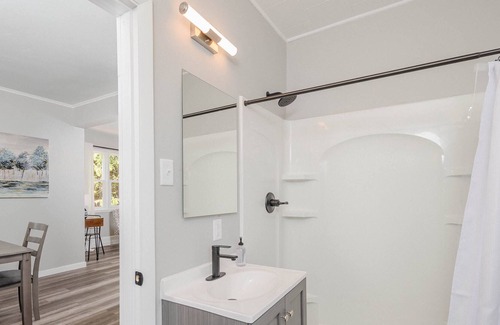 Oshkosh House | Bowen Street Bungalow: Family-Friendly Getaway with Pets