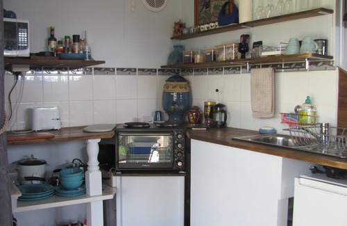 Kandos Apartment | Exceptional Bower's Hideout - Central Rocks with Kitchen