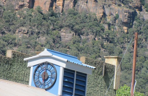 Kandos Apartment | Exceptional Bower's Hideout - Central Rocks with Kitchen