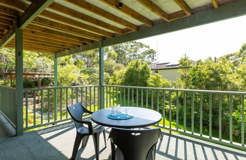 Hyams Beach Apartment | Experience Bowerbird Cottage at Hyams Beach - Guest Rated 9.6