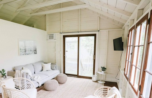 Winnipeg Beach Cabin | Bright and Beachy Vintage Cabin with Family-Friendly Amenities