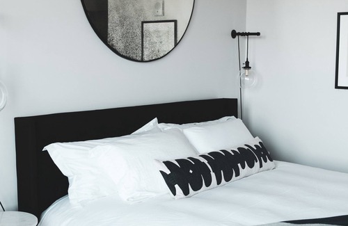 Astoria Hotel | Bowline Hotel: Pet-Friendly Trolley View King Room Awaits