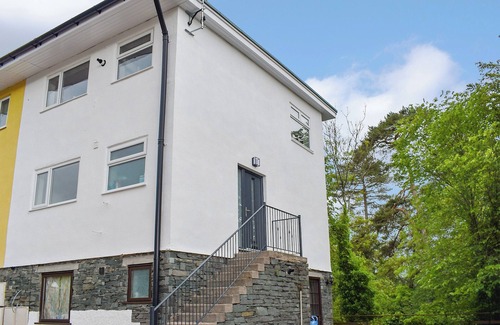 Bowness-on-Windermere Cottage | Exceptional 3 Bedroom Stay in Bowness-on-Windermere