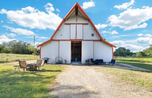 Fair Oaks Ranch House | Box 3- A Birdy Vacation Rental